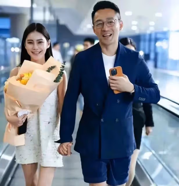張穎穎直播懟網友,被說素質低,終於明白她為何不如馬筱梅