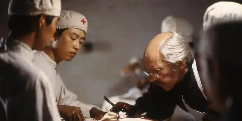 「大腕」唐納德·薩瑟蘭十部作品！緬懷享年88歲的好萊塢明星
