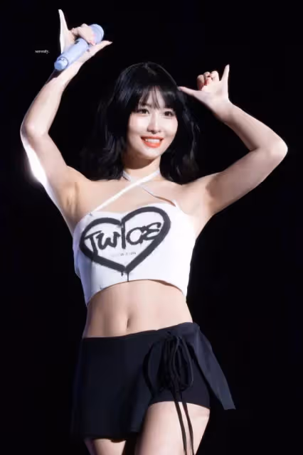 日本女星平井桃靚麗寫真!膚白貌美風情萬種性感撩人
