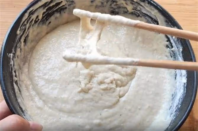 一碗面,加點清水,不發麵不燙麵,筷子一攪,10分鐘搞定美味小吃
