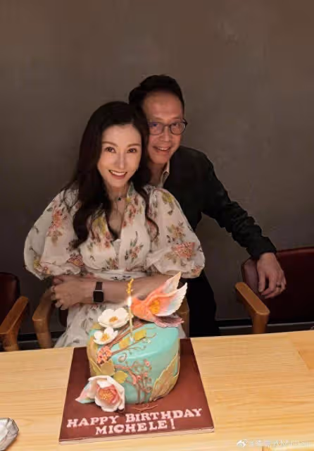 最美港姐」李嘉欣54歲了! 甜靠富商老公放閃…凍齡美照驚艷網