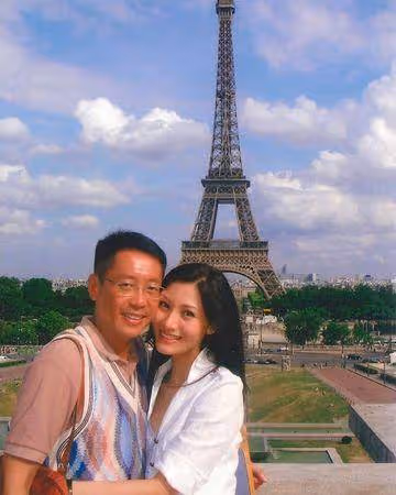 最美港姐」李嘉欣54歲了! 甜靠富商老公放閃…凍齡美照驚艷網