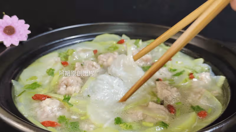 雞湯、骨湯不如這湯!花錢不多特鮮爽,天熱經常端上桌,激活好胃口、鮮嫩十足