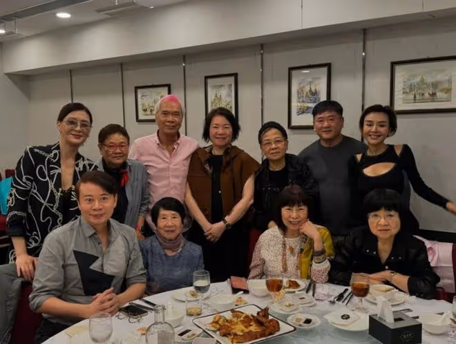 未婚妻被判刑25個月!73歲TVB老戲骨同日晚上笑容滿面參加好友聚會