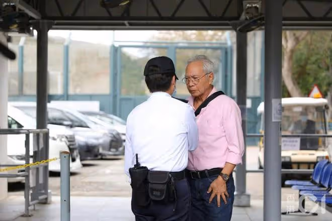 未婚妻被判刑25個月!73歲TVB老戲骨同日晚上笑容滿面參加好友聚會