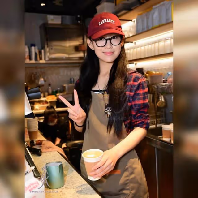TVB小花傳將約滿離巢,個人簡介刪公司聯絡方式,經理人回應更添懸念