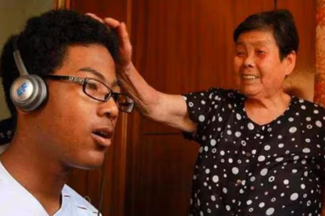 回顧:阿婆養大黑人小囡,歷盡艱辛成為上海人,如今他們過得如何