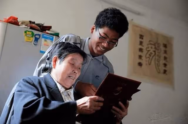 回顧:阿婆養大黑人小囡,歷盡艱辛成為上海人,如今他們過得如何