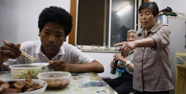 回顧:阿婆養大黑人小囡,歷盡艱辛成為上海人,如今他們過得如何