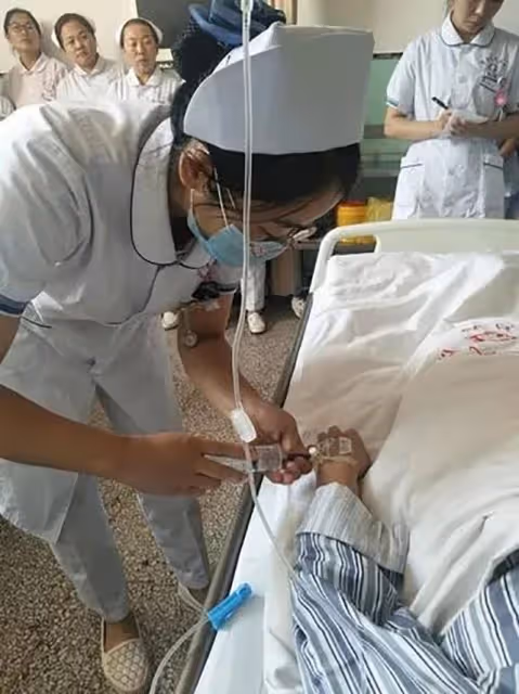 回顧：植物人女子腹部凸起，醫生檢查發現懷孕，丈夫堅持生下來