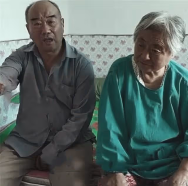 回顧曹茜：父母送她出國留學，卻21年拒見患癌父母到底是為什麼？