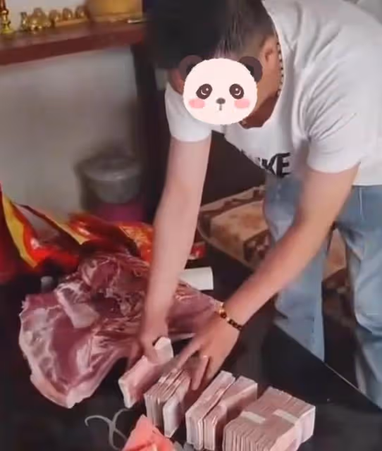 結婚半年就離婚,女方把彩禮、聘禮全退回,男方清點錢數合不攏嘴