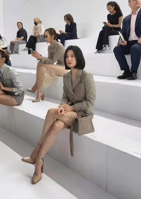 看了宋慧喬的生圖後發現，美人都是不需要修圖的，穿搭精緻有氣質