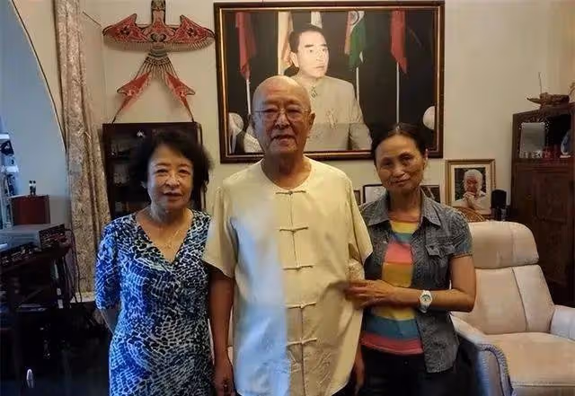 痛悼!88歲老戲骨王鐵成去世,50多次飾演周總理,把偉人真正演活