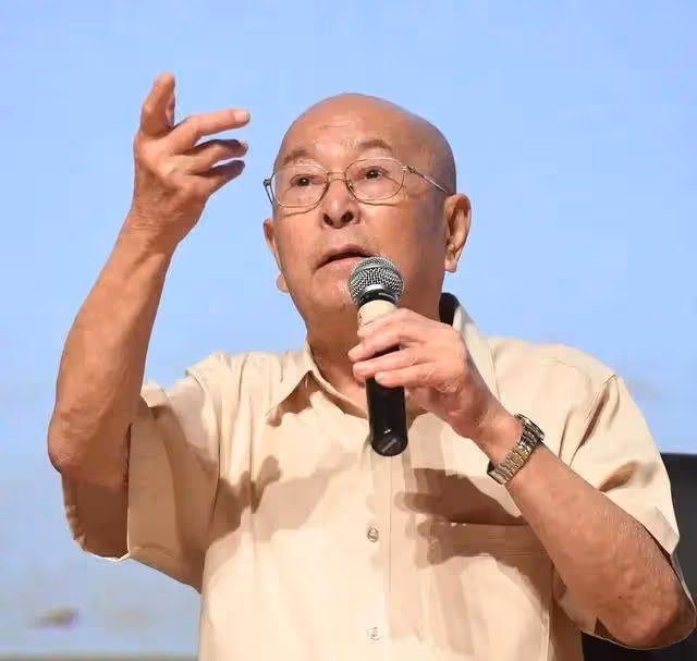痛悼!88歲老戲骨王鐵成去世,50多次飾演周總理,把偉人真正演活