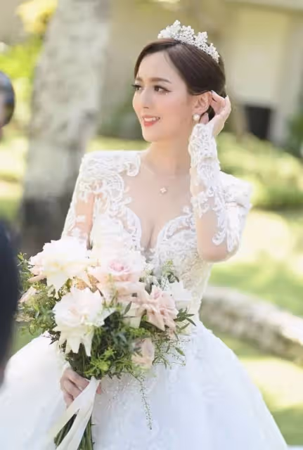 美女主播房業涵峇里島閃婚　甜誇：老公非常疼我