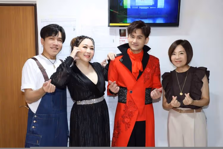 男歌手哭了！開唱前急奔醫院注射　于美人、金曲歌后張秀卿都來看他