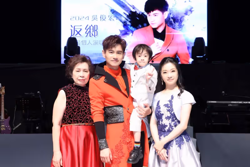 男歌手哭了！開唱前急奔醫院注射　于美人、金曲歌后張秀卿都來看他