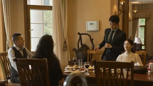 玫瑰的故事:蘇更生曝隱藏身份,白曉荷帶娃認親遭打臉
