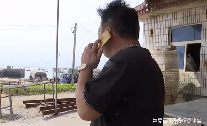 與校花偷嘗禁果,因身份懸殊我遠走他鄉,二十年後她的兒子找來了