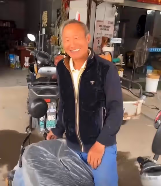 姜萍父親做出新舉動:為姜萍決賽敲鐘,預祝女兒能金榜題名