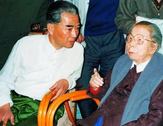 88歲著名表演藝術家王鐵成去世,50多次飾演周總理,一生德藝雙馨