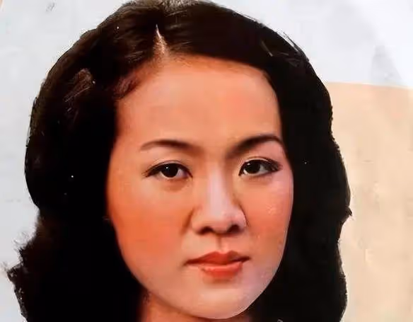 事實證明,被老外「玩膩就丟掉」的鄭緒嵐,已經活成了一個笑話