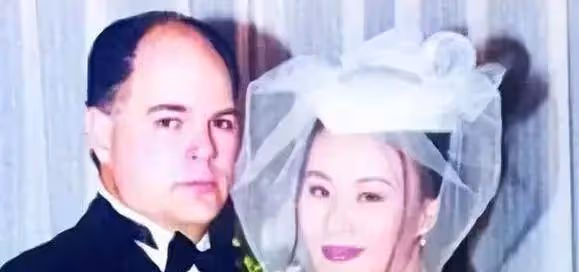 事實證明,被老外「玩膩就丟掉」的鄭緒嵐,已經活成了一個笑話