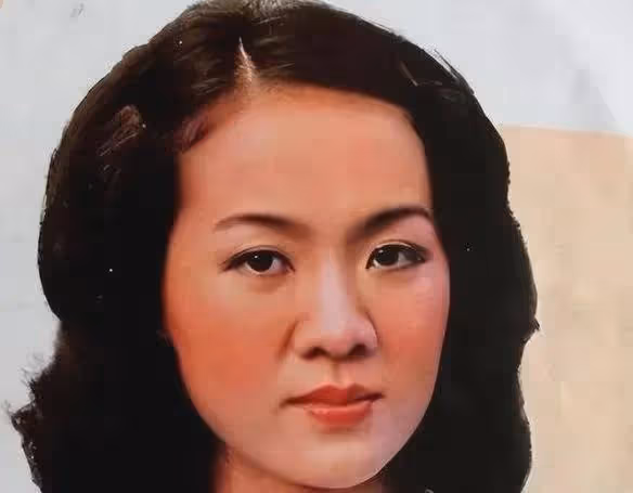 事實證明,被老外「玩膩就丟掉」的鄭緒嵐,已經活成了一個笑話
