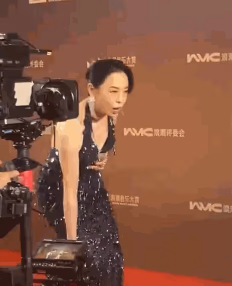 浪潮音樂紅毯:黃綺珊滿分貴氣,竇靖童致敬王菲,被郁可唯美到