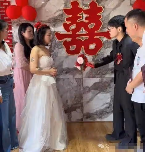新娘「穿好婚紗」準備結婚,新郎見狀卻扭頭就走,網友:是我也選擇悔婚!