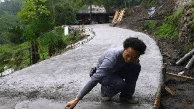 回顧：08年那位背兒子遺體，走25公里回家的父親，後來怎麼樣了？