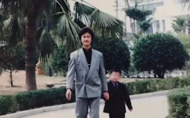 回顧:01年17歲兒子被殺,父親賣別墅追兇17年,兇手卻早結婚生子