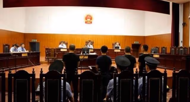 回顧:01年17歲兒子被殺,父親賣別墅追兇17年,兇手卻早結婚生子