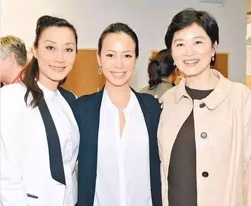 香港第一代名媛，四次結婚四次離婚，親生女兒與繼母林青霞關係更好