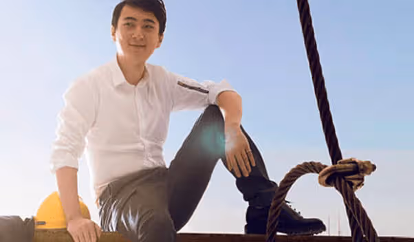 王思聰可憐嗎?身價1408億的首富之子只是網紅上位的工具人,掉價了!