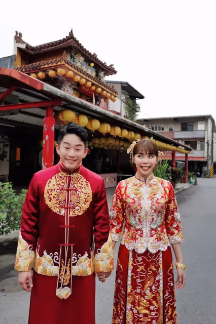 Junior林萱瑜訂婚穿「龍鳳褂」寵妻對話曝！網友：歡迎成宜蘭女婿