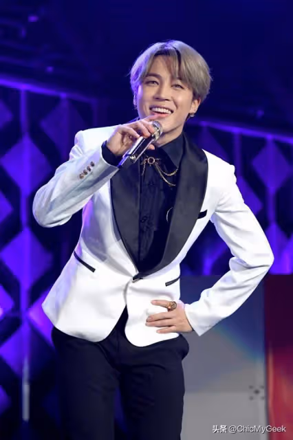 韓網票選K-POP愛豆舞王,25歲去世的他依然被記得!