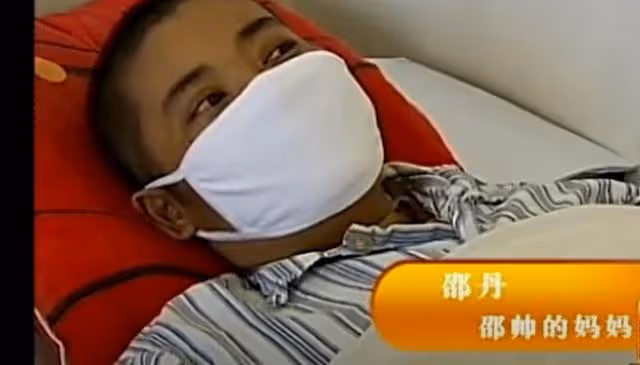回顧:09年64歲教師為42歲白血病女兒發出求救,含淚為其挑選壽衣