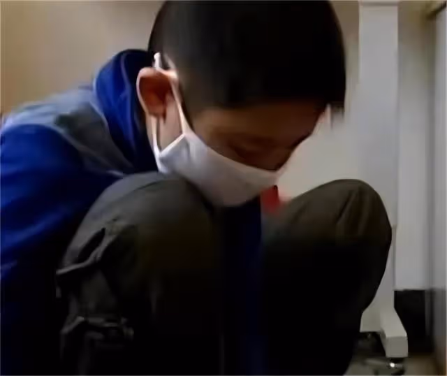 回顧:09年64歲教師為42歲白血病女兒發出求救,含淚為其挑選壽衣
