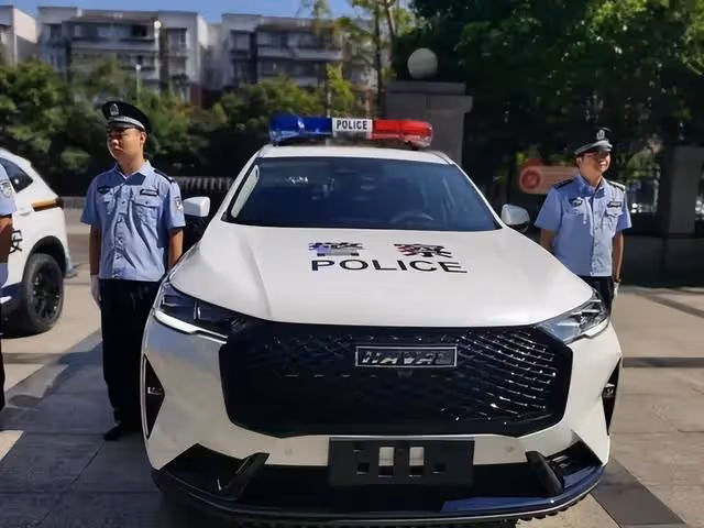 回顧:女子徒手接住2歲墜樓女童,多年後再次回到小區,感慨萬千