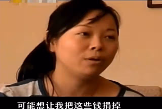 回顧:女子徒手接住2歲墜樓女童,多年後再次回到小區,感慨萬千