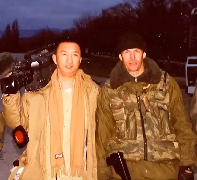 回顧:俄士兵救中國記者犧牲,記者為報恩直接娶其妻十年後卻離婚