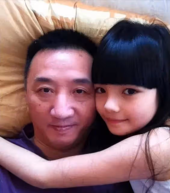 回顧:俄士兵救中國記者犧牲,記者為報恩直接娶其妻十年後卻離婚