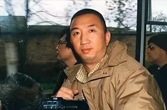 回顧:俄士兵救中國記者犧牲,記者為報恩直接娶其妻十年後卻離婚