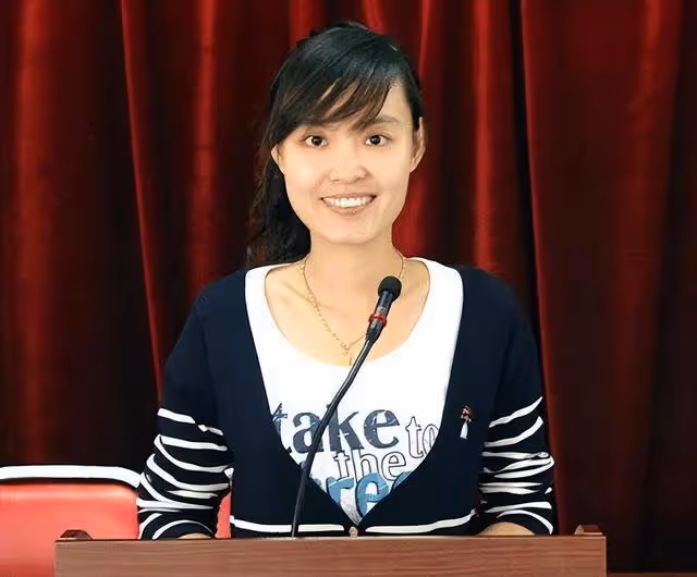 回顧:教師救學生雙腿被截肢,獲捐款1000多萬的她12年後感慨萬千