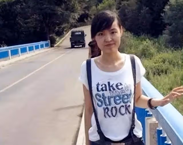 回顧:教師救學生雙腿被截肢,獲捐款1000多萬的她12年後感慨萬千