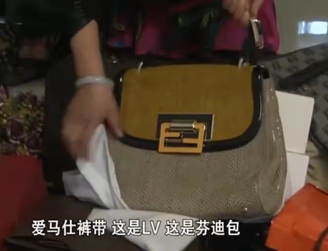 回顧富家女:一頓早飯300塊、鞋子穿3次就扔,曾用啤酒瓶打老師