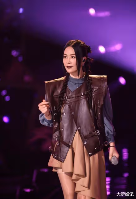 那英《歌手》慘墊底!網友質疑節目「一操作」狂轟:劇本太明顯