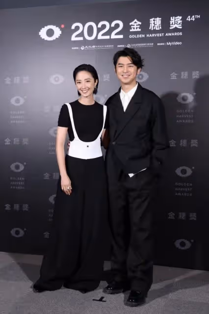 桂綸鎂陳柏霖的CP感還挺強，同穿黑色服裝像情侶裝，看著挺搭的